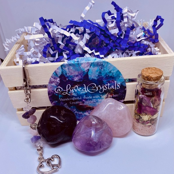 Hand- Crafted LOVE healing crystals Kit💜 - Picture 2 of 5